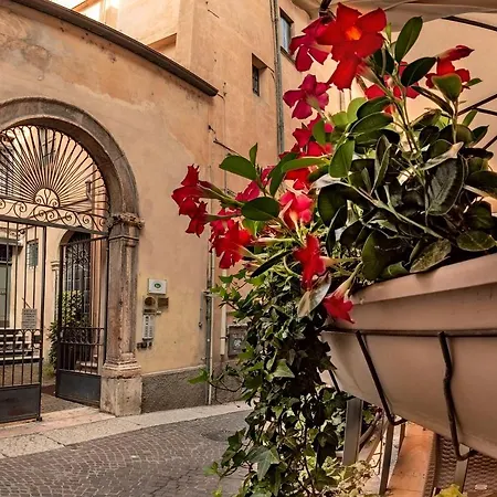 Residenza Palazzo Negri Апартаменты *