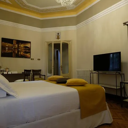 Residenza Palazzo Negri Апартаменты *